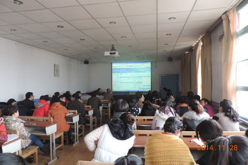 信息中心技术人员前往附中进行新OA培训